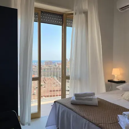 Bed & Breakfast A Cartulina E Napulè Attico Con Vista Porto Ascensore Colazione Inclusa Nel Cuore Autentico Di A 5 Minuti Dalla Stazione E Dal Centro Storico Ac Napoli