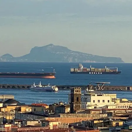 A Cartulina E Napulè Attico Con Vista Porto Ascensore Colazione Inclusa Nel Cuore Autentico Di A 5 Minuti Dalla Stazione E Dal Centro Storico Ac Bed & Breakfast