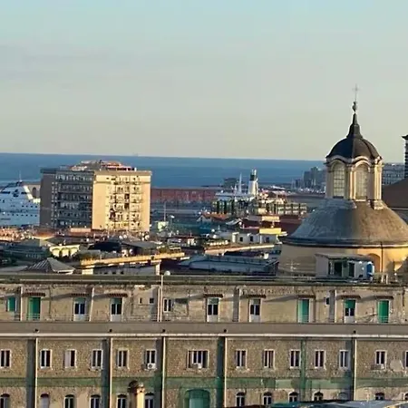 A Cartulina E Napulè Attico Con Vista Porto Ascensore Colazione Inclusa Nel Cuore Autentico Di A 5 Minuti Dalla Stazione E Dal Centro Storico Ac Bed & Breakfast 3*