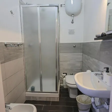 A Cartulina E Napulè Attico Con Vista Porto Ascensore Colazione Inclusa Nel Cuore Autentico Di A 5 Minuti Dalla Stazione E Dal Centro Storico Ac 3* Napoli