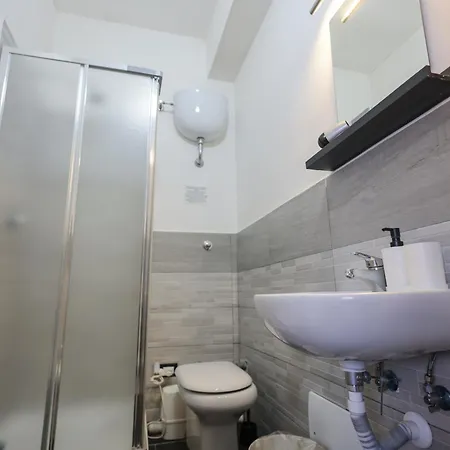 A Cartulina E Napulè Attico Con Vista Porto Ascensore Colazione Inclusa Nel Cuore Autentico Di A 5 Minuti Dalla Stazione E Dal Centro Storico Ac Bed & Breakfast