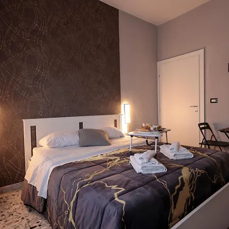 A Cartulina E Napulè Attico Con Vista Porto Ascensore Colazione Inclusa Nel Cuore Autentico Di A 5 Minuti Dalla Stazione E Dal Centro Storico Ac Bed & Breakfast Napoli