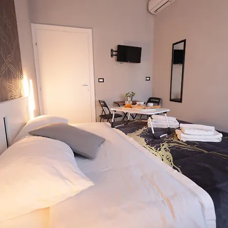 A Cartulina E Napulè Attico Con Vista Porto Ascensore Colazione Inclusa Nel Cuore Autentico Di A 5 Minuti Dalla Stazione E Dal Centro Storico Ac 3* Napoli
