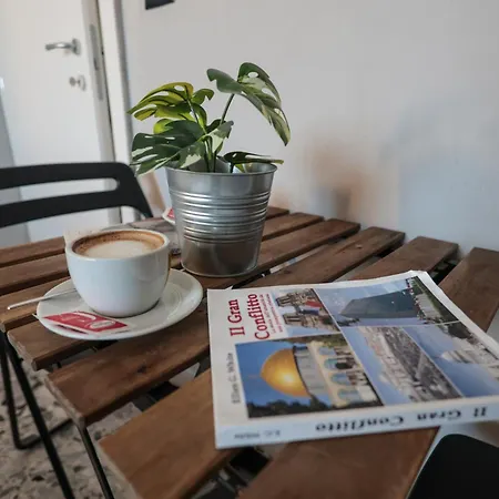Bed & Breakfast A Cartulina E Napulè Attico Con Vista Porto Ascensore Colazione Inclusa Nel Cuore Autentico Di A 5 Minuti Dalla Stazione E Dal Centro Storico Ac