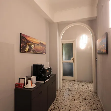 Bed & Breakfast A Cartulina E Napulè Attico Con Vista Porto Ascensore Colazione Inclusa Nel Cuore Autentico Di A 5 Minuti Dalla Stazione E Dal Centro Storico Ac Napoli