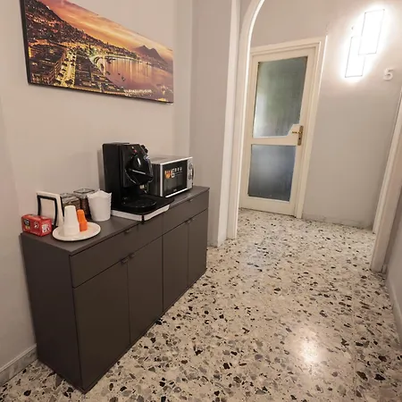 A Cartulina E Napulè Attico Con Vista Porto Ascensore Colazione Inclusa Nel Cuore Autentico Di A 5 Minuti Dalla Stazione E Dal Centro Storico Ac Napoli