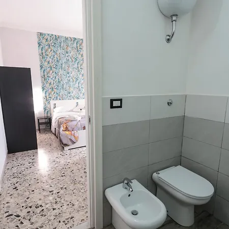 A Cartulina E Napulè Attico Con Vista Porto Ascensore Colazione Inclusa Nel Cuore Autentico Di A 5 Minuti Dalla Stazione E Dal Centro Storico Ac Napoli