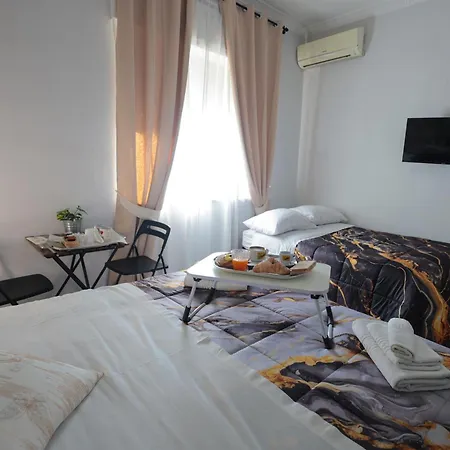 A Cartulina E Napulè Attico Con Vista Porto Ascensore Colazione Inclusa Nel Cuore Autentico Di A 5 Minuti Dalla Stazione E Dal Centro Storico Ac Bed & Breakfast 3*