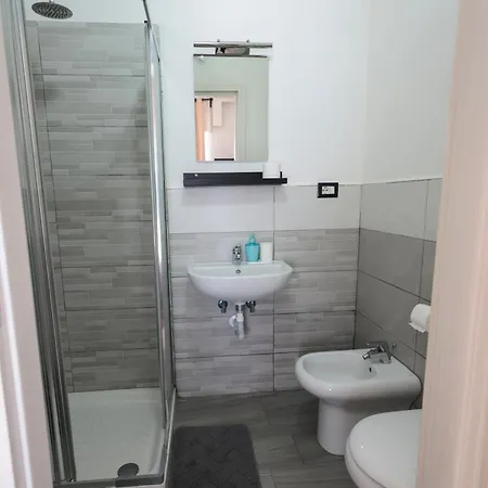Bed & Breakfast A Cartulina E Napulè Attico Con Vista Porto Ascensore Colazione Inclusa Nel Cuore Autentico Di A 5 Minuti Dalla Stazione E Dal Centro Storico Ac 3*