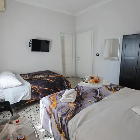 A Cartulina E Napulè Attico Con Vista Porto Ascensore Colazione Inclusa Nel Cuore Autentico Di A 5 Minuti Dalla Stazione E Dal Centro Storico Ac Bed & Breakfast Napoli