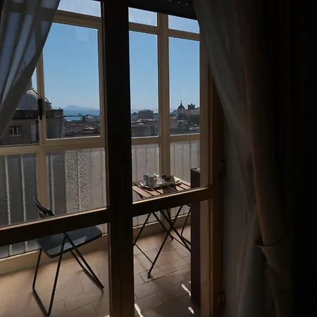 A Cartulina E Napulè Attico Con Vista Porto Ascensore Colazione Inclusa Nel Cuore Autentico Di A 5 Minuti Dalla Stazione E Dal Centro Storico Ac Napoli
