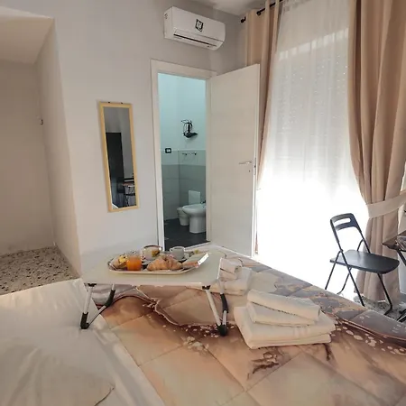 A Cartulina E Napulè Attico Con Vista Porto Ascensore Colazione Inclusa Nel Cuore Autentico Di A 5 Minuti Dalla Stazione E Dal Centro Storico Ac Bed & Breakfast