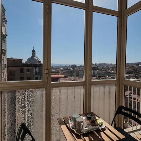 Bed & Breakfast A Cartulina E Napulè Attico Con Vista Porto Ascensore Colazione Inclusa Nel Cuore Autentico Di A 5 Minuti Dalla Stazione E Dal Centro Storico Ac