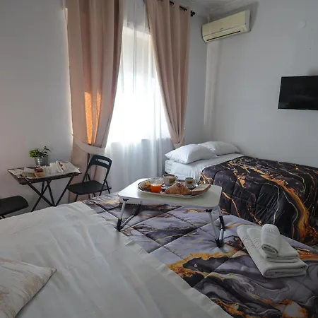 A Cartulina E Napulè Attico Con Vista Porto Ascensore Colazione Inclusa Nel Cuore Autentico Di A 5 Minuti Dalla Stazione E Dal Centro Storico Ac Bed & Breakfast 3*