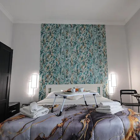 Bed & Breakfast A Cartulina E Napulè Attico Con Vista Porto Ascensore Colazione Inclusa Nel Cuore Autentico Di A 5 Minuti Dalla Stazione E Dal Centro Storico Ac 3*