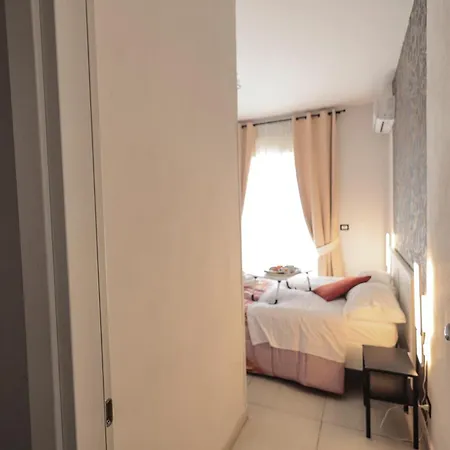 Bed & Breakfast A Cartulina E Napulè Attico Con Vista Porto Ascensore Colazione Inclusa Nel Cuore Autentico Di A 5 Minuti Dalla Stazione E Dal Centro Storico Ac Napoli