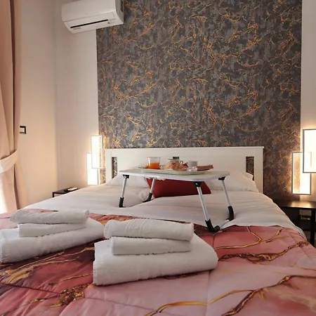 A Cartulina E Napulè Attico Con Vista Porto Ascensore Colazione Inclusa Nel Cuore Autentico Di A 5 Minuti Dalla Stazione E Dal Centro Storico Ac Bed & Breakfast