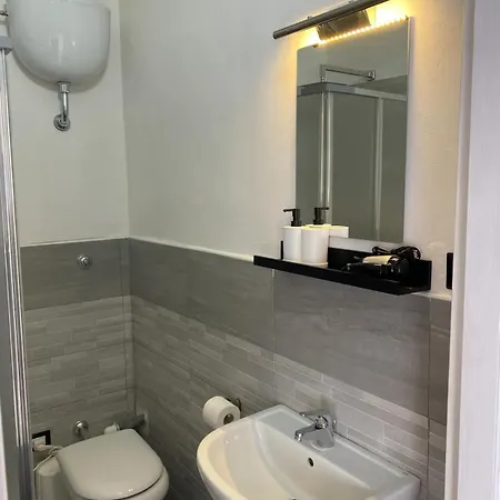 فندق مبيت وإفطار A Cartulina E Napule