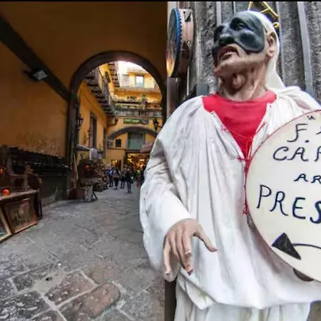 A Cartulina E Napule نابولي