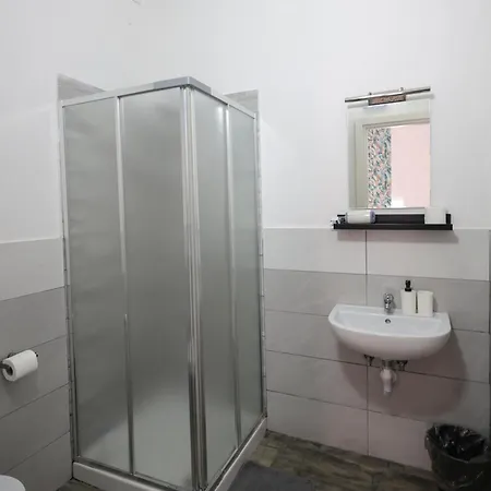 فندق مبيت وإفطار A Cartulina E Napule